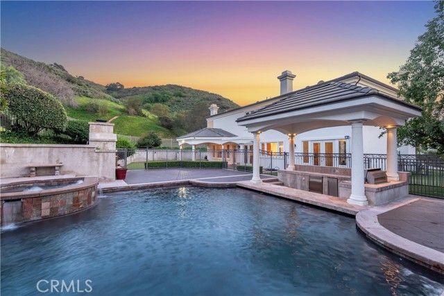 25301 Prado De Los Arboles, Calabasas, CA 91302