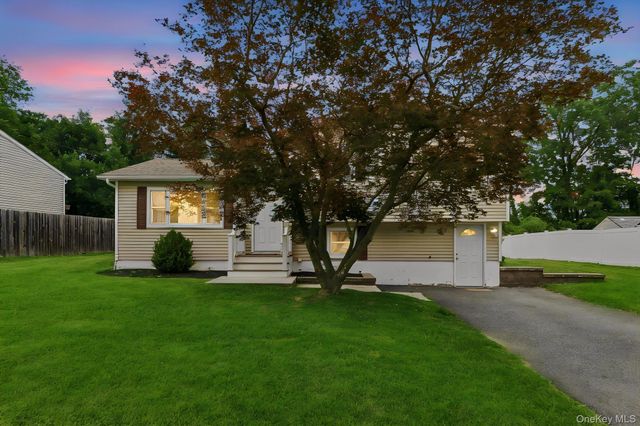 47 Riverview Drive, Fishkill, NY 12524