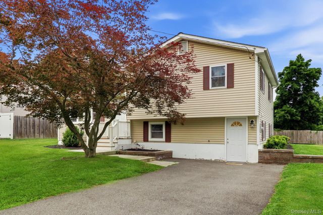 47 Riverview Drive, Fishkill, NY 12524