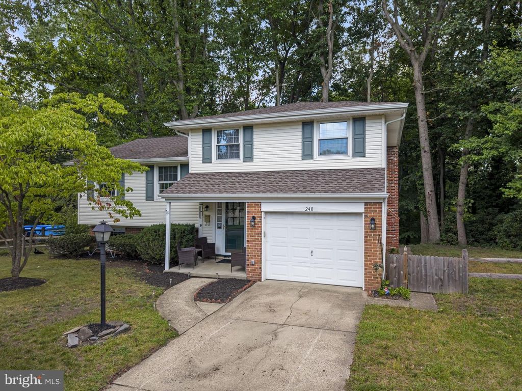 240 WINDING WAY RD, STRATFORD, NJ 08084 — exterior