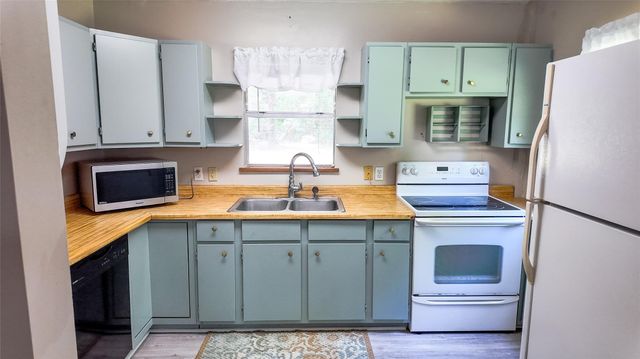 127 Buckthorn Acres Drive, Huntsville, TX 77340