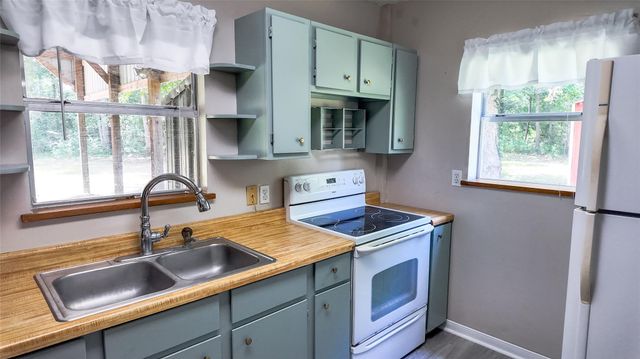 127 Buckthorn Acres Drive, Huntsville, TX 77340