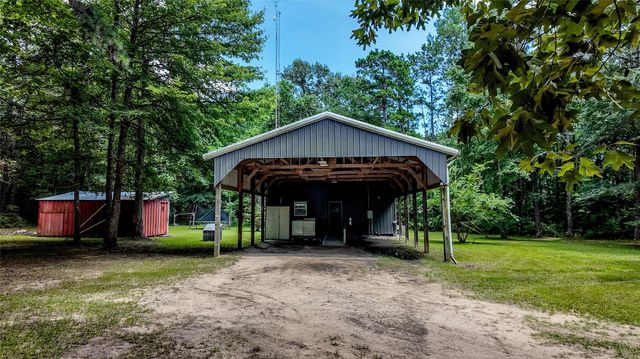 127 Buckthorn Acres Drive, Huntsville, TX 77340