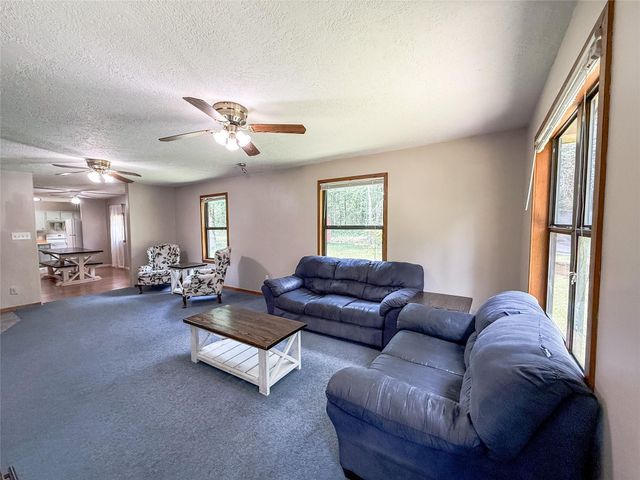 127 Buckthorn Acres Drive, Huntsville, TX 77340
