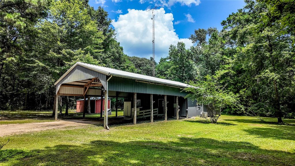 127 Buckthorn Acres Drive, Huntsville, TX 77340