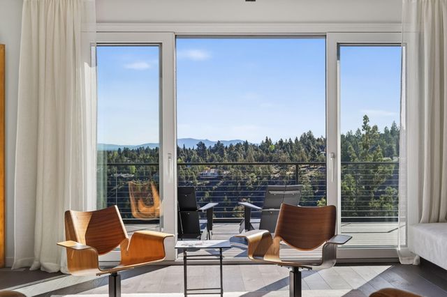 1596 NW Wild Rye Circle, Bend, OR 97703