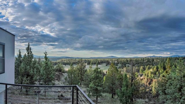 1596 NW Wild Rye Circle, Bend, OR 97703