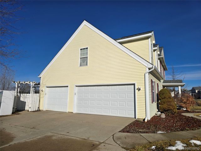 13046 Stony Brook Pass, Fenton Charter Township, MI 48451