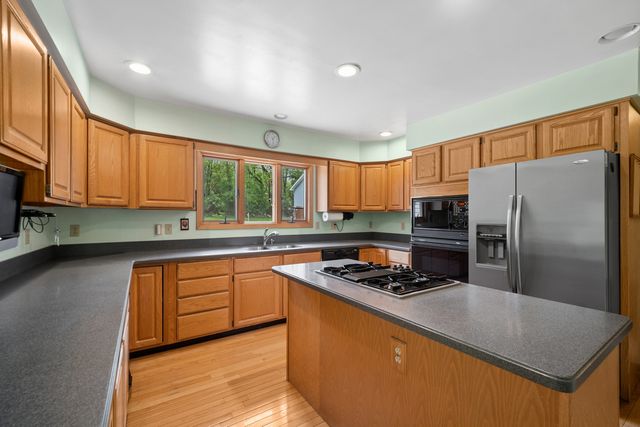 40W923 MULHERN Road, La Fox, IL 60119