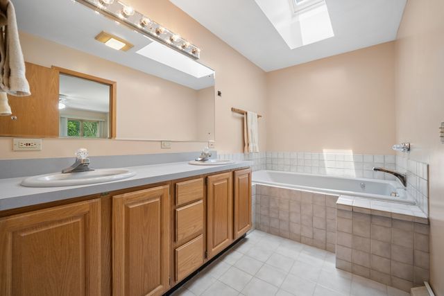 40W923 MULHERN Road, La Fox, IL 60119