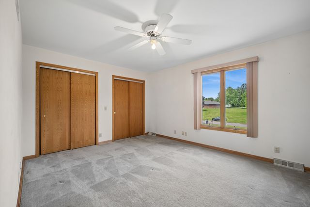 40W923 MULHERN Road, La Fox, IL 60119