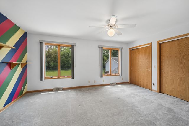 40W923 MULHERN Road, La Fox, IL 60119