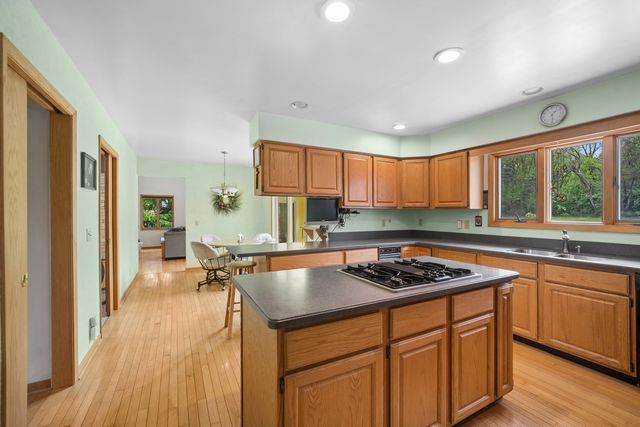 40W923 MULHERN Road, La Fox, IL 60119