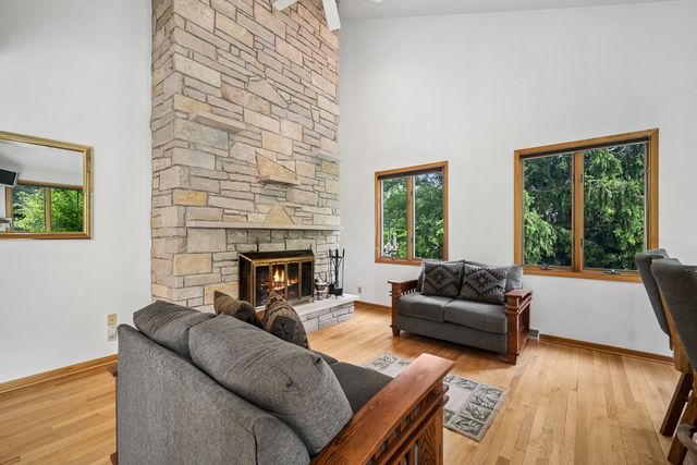 40W923 MULHERN Road, La Fox, IL 60119