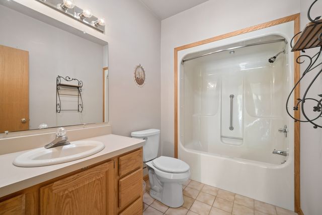 40W923 MULHERN Road, La Fox, IL 60119