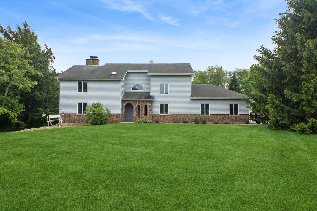 40W923 MULHERN Road, La Fox, IL 60119