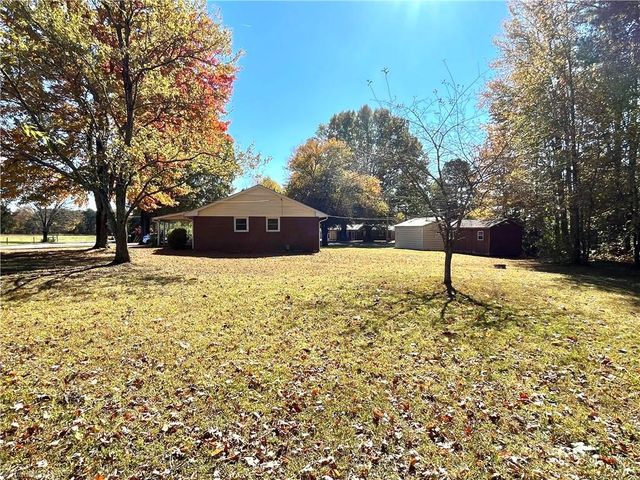 4950 Curry Road, Kernersville, NC 27284