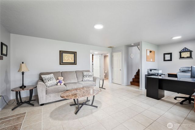 122 Alturas Drive, Kelso, WA 98626