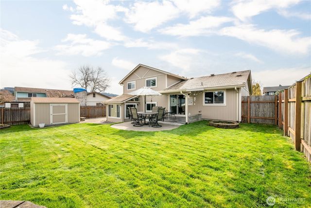 122 Alturas Drive, Kelso, WA 98626