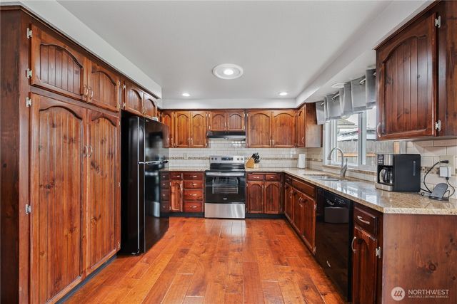 122 Alturas Drive, Kelso, WA 98626