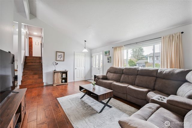 122 Alturas Drive, Kelso, WA 98626