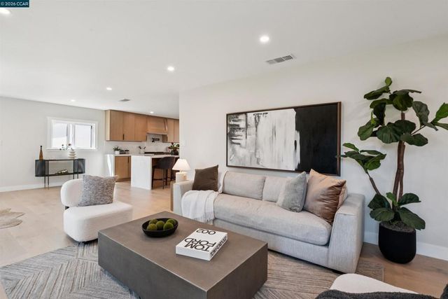 50 Overhill Rd, Orinda, CA 94563