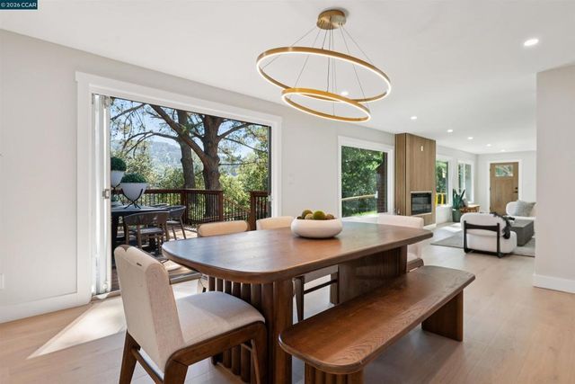 50 Overhill Rd, Orinda, CA 94563