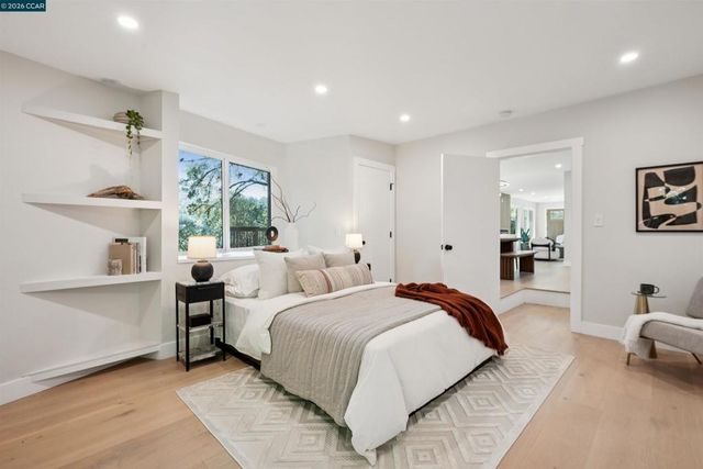 50 Overhill Rd, Orinda, CA 94563