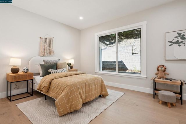 50 Overhill Rd, Orinda, CA 94563