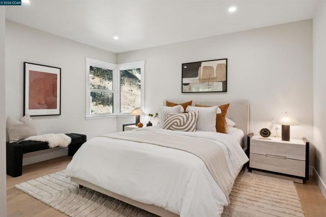 50 Overhill Rd, Orinda, CA 94563