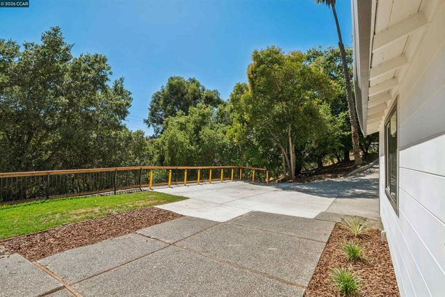 50 Overhill Rd, Orinda, CA 94563