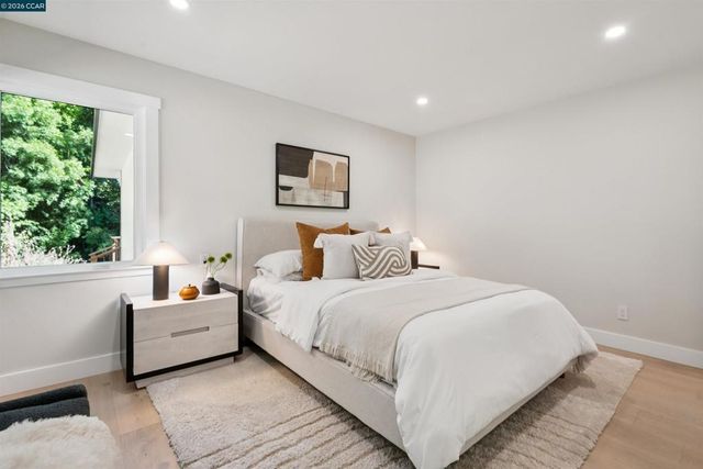 50 Overhill Rd, Orinda, CA 94563