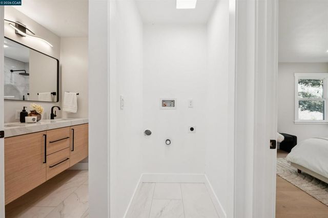 50 Overhill Rd, Orinda, CA 94563