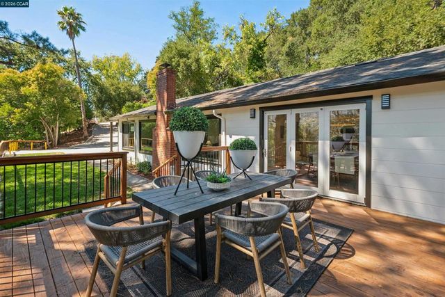 50 Overhill Rd, Orinda, CA 94563