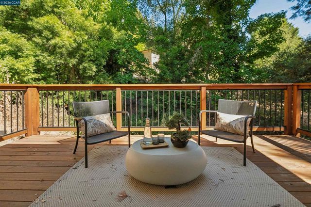 50 Overhill Rd, Orinda, CA 94563