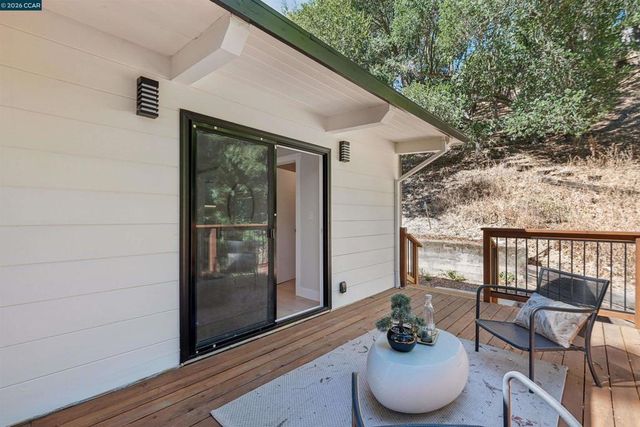 50 Overhill Rd, Orinda, CA 94563