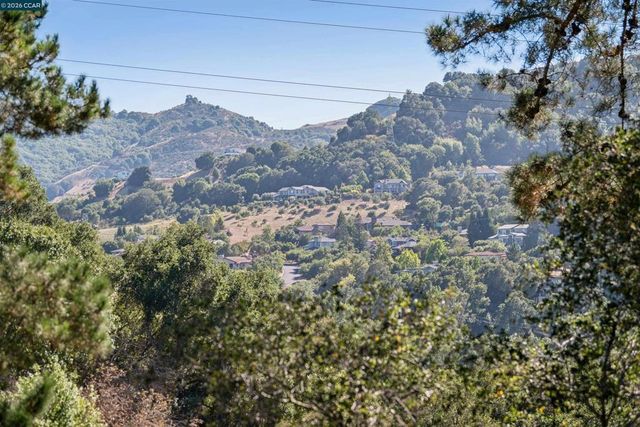 50 Overhill Rd, Orinda, CA 94563