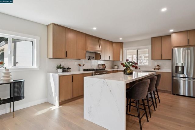 50 Overhill Rd, Orinda, CA 94563