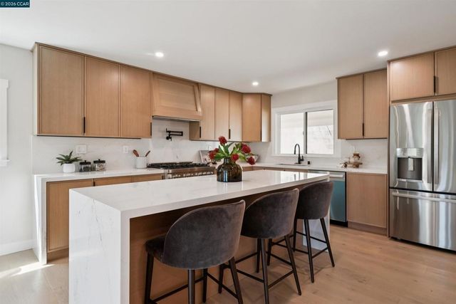 50 Overhill Rd, Orinda, CA 94563