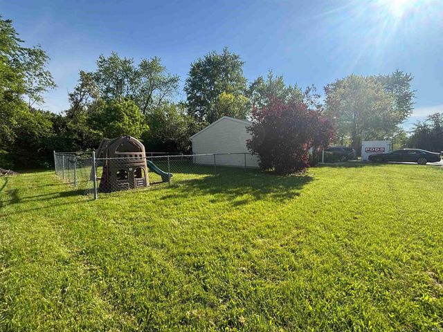 3813 E Maple Grove Avenue, Fort Wayne, IN 46806