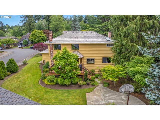 6401 Sw DOLPH Dr, Portland, OR 97219