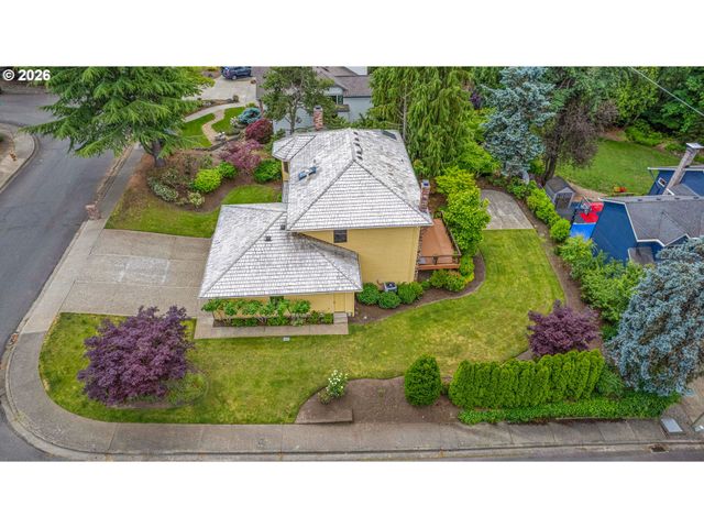 6401 Sw DOLPH Dr, Portland, OR 97219