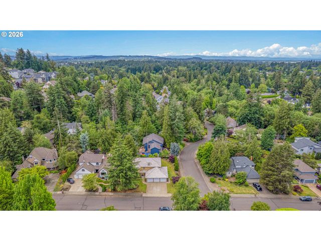 6401 Sw DOLPH Dr, Portland, OR 97219