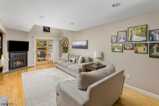 97 Continental Rd, Parsippany-troy Hills Twp., NJ 07950