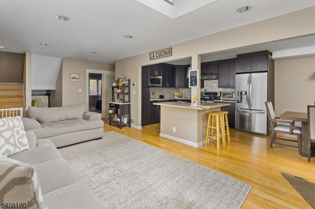 97 Continental Rd, Parsippany-troy Hills Twp., NJ 07950