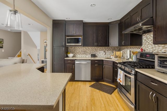 97 Continental Rd, Parsippany-troy Hills Twp., NJ 07950