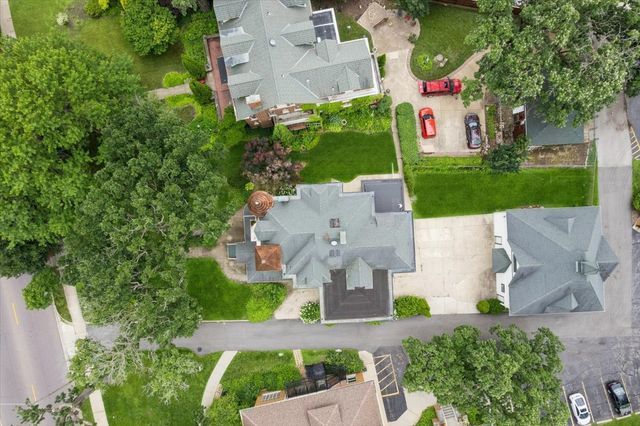 214 S STATE Street, Elgin, IL 60123