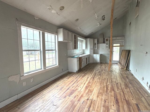 1122 Delaware st, San Antonio, TX 78210