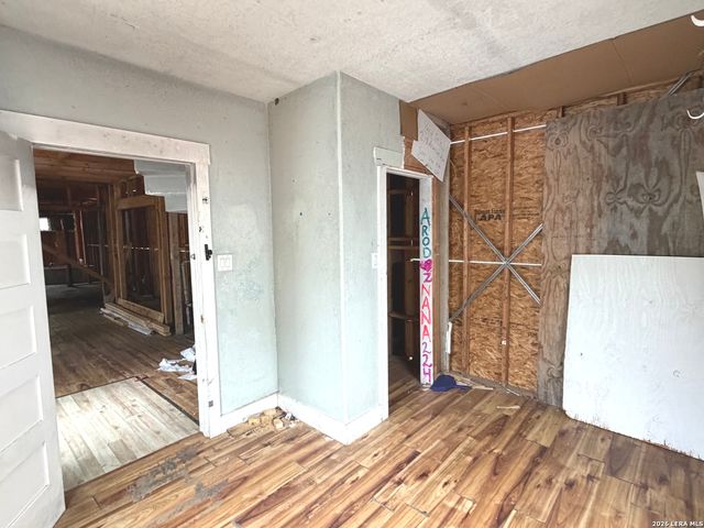 1122 Delaware st, San Antonio, TX 78210