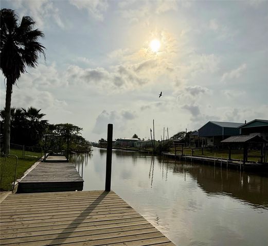 1222 County Road 204, Sargent, TX 77414